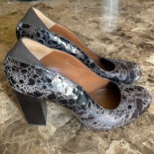 Donald J. Pliner pumps, size 8.5M, GUC